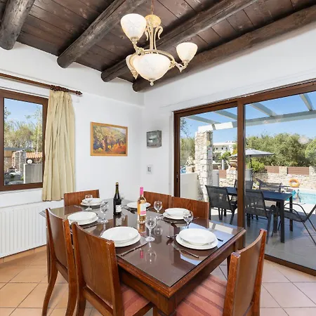 Tzina Villa Tavronitis (Crete)